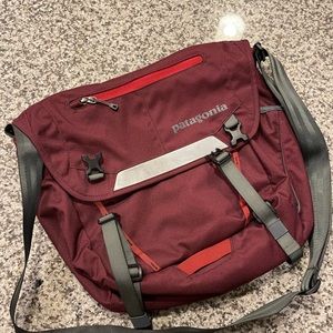 Patagonia small messenger bag